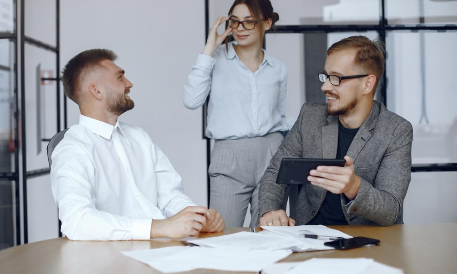 Professional technology learning facility with modern equipment and study areas